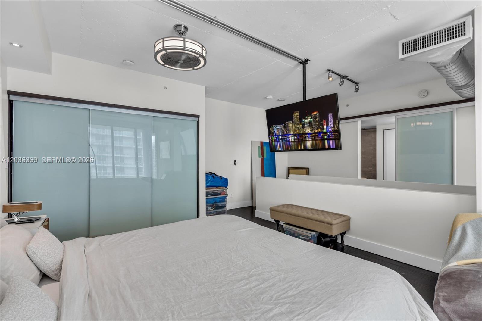 690 Southwest 1st Court, Unit PHII16 Miami, FL 33130 - Photo 8 of 32