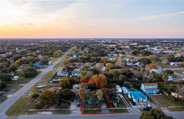 $1,600 | 244 South 8th Street, Aransas Pass, TX 78336