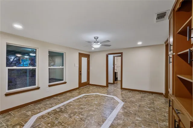 $1,600 | 244 South 8th Street, Aransas Pass, TX 78336