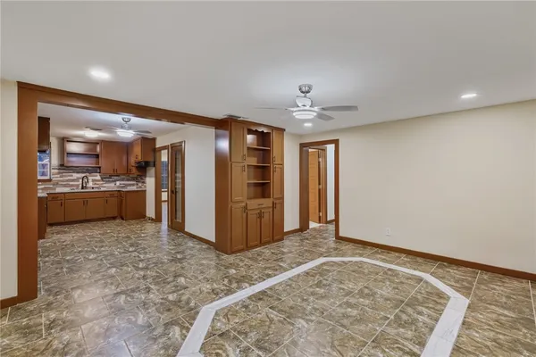 $1,600 | 244 South 8th Street, Aransas Pass, TX 78336