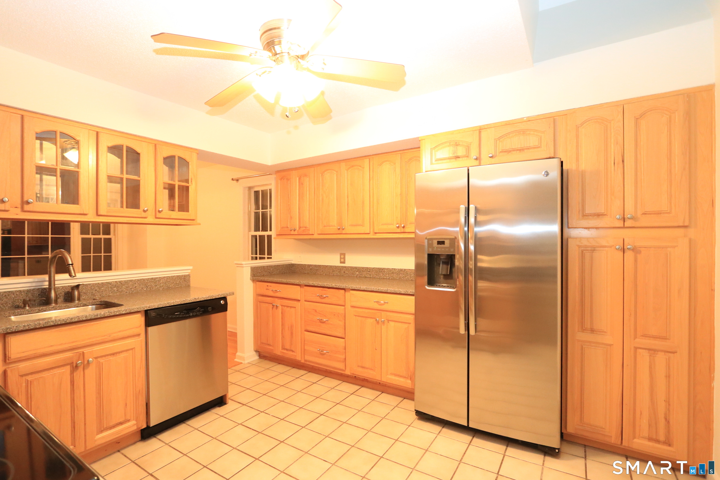 50 Wilton Crest Road, Unit 50 Wilton, CT 06897 - Photo 7 of 31 Nice size kitchen with stainless steel appliances