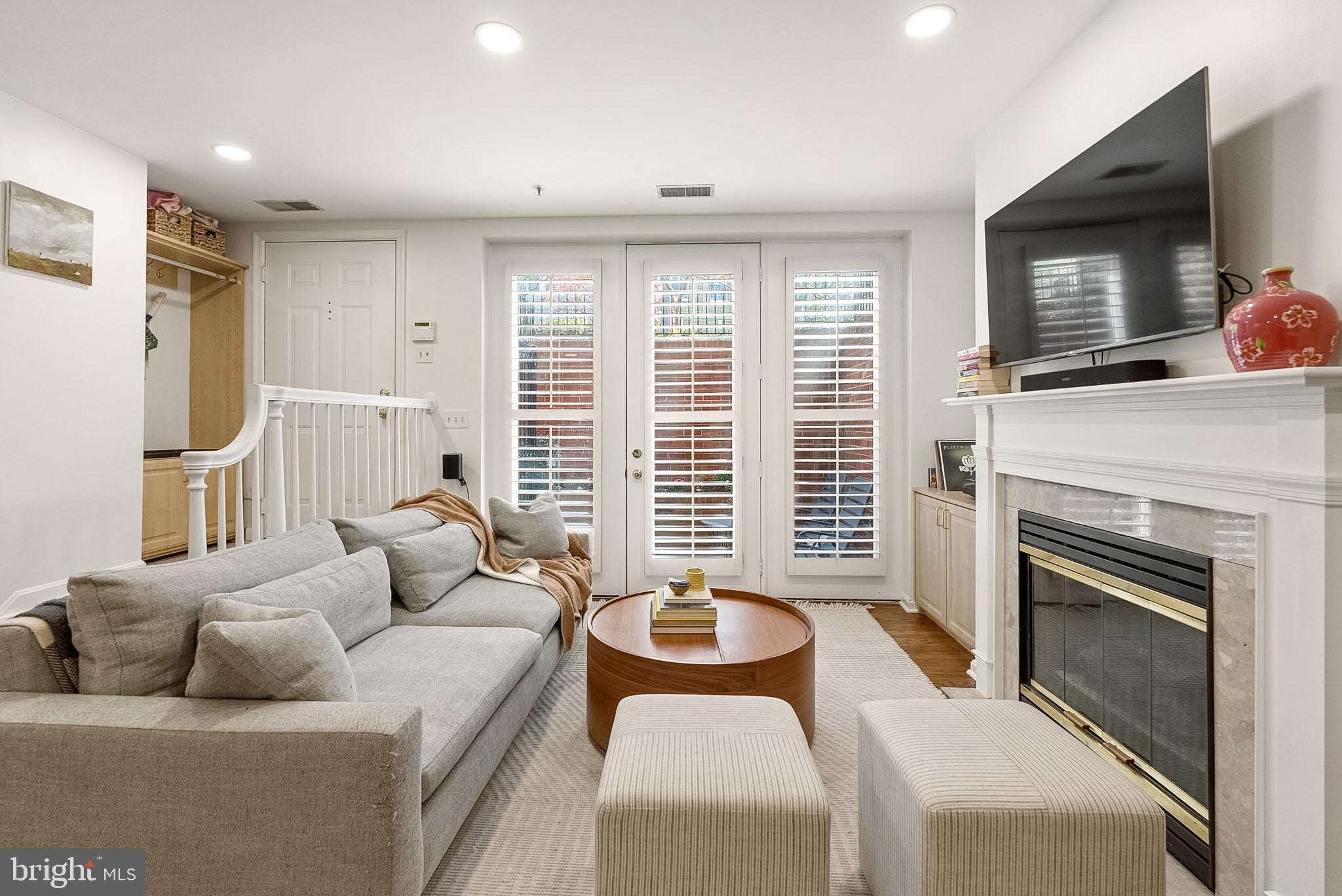1935 Belmont Road Northwest, Unit 1121 Washington, DC 20009 - Photo 2 of 20 Cozy living space with natural light.