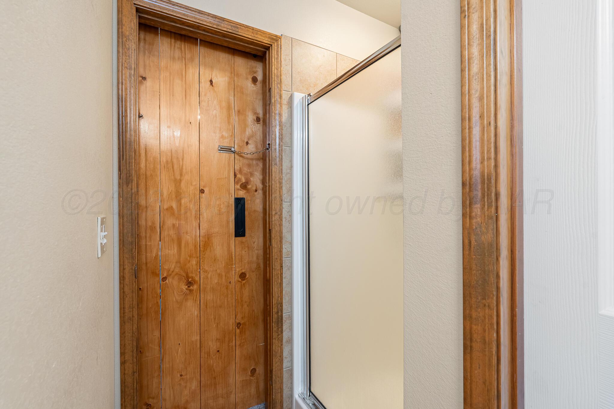 4010 Ross Street Amarillo, TX 79118 - Photo 15 of 26 Separate primary shower