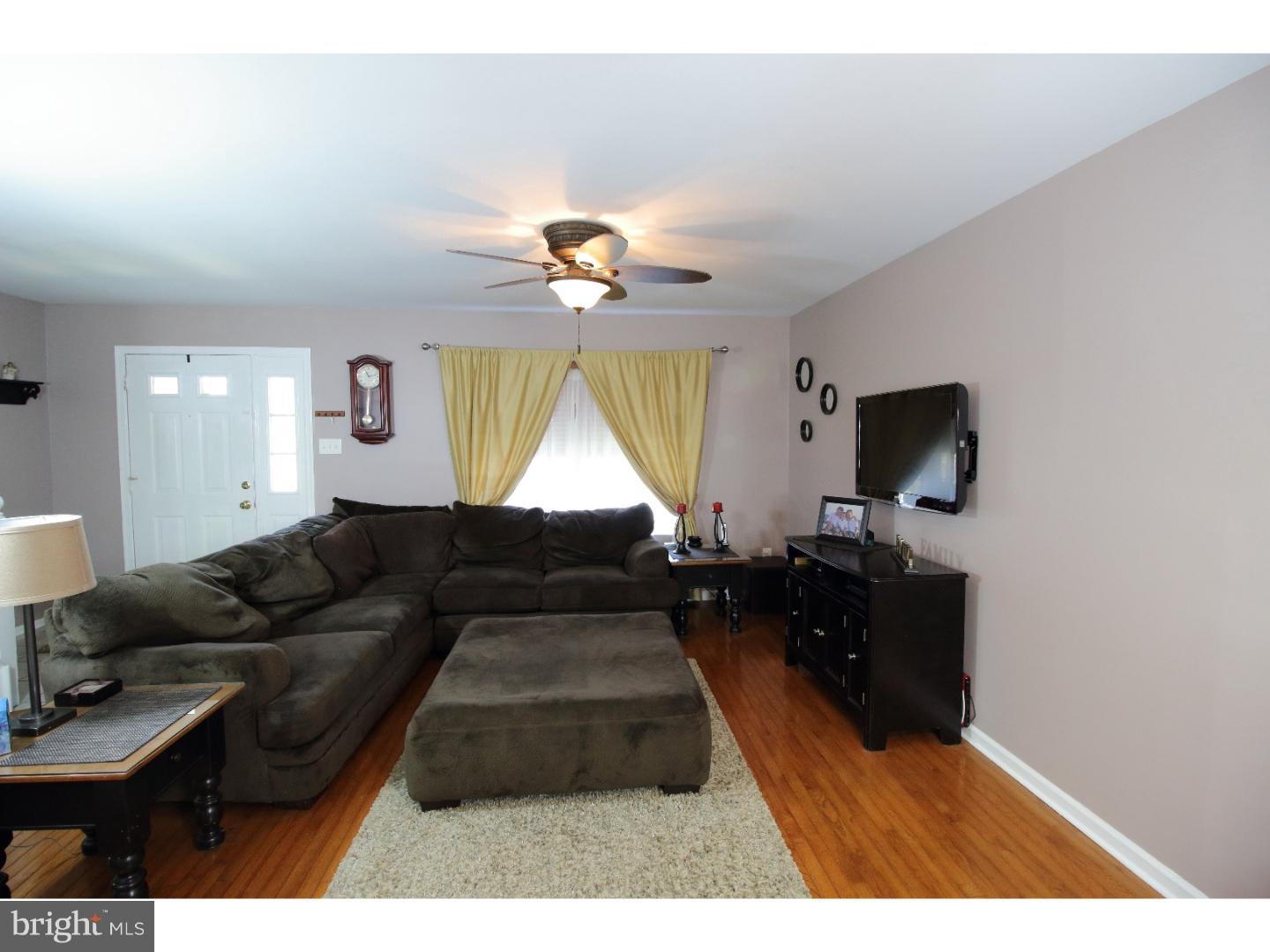 175 Megan Circle Aston, PA 19014 - Photo 4 of 25