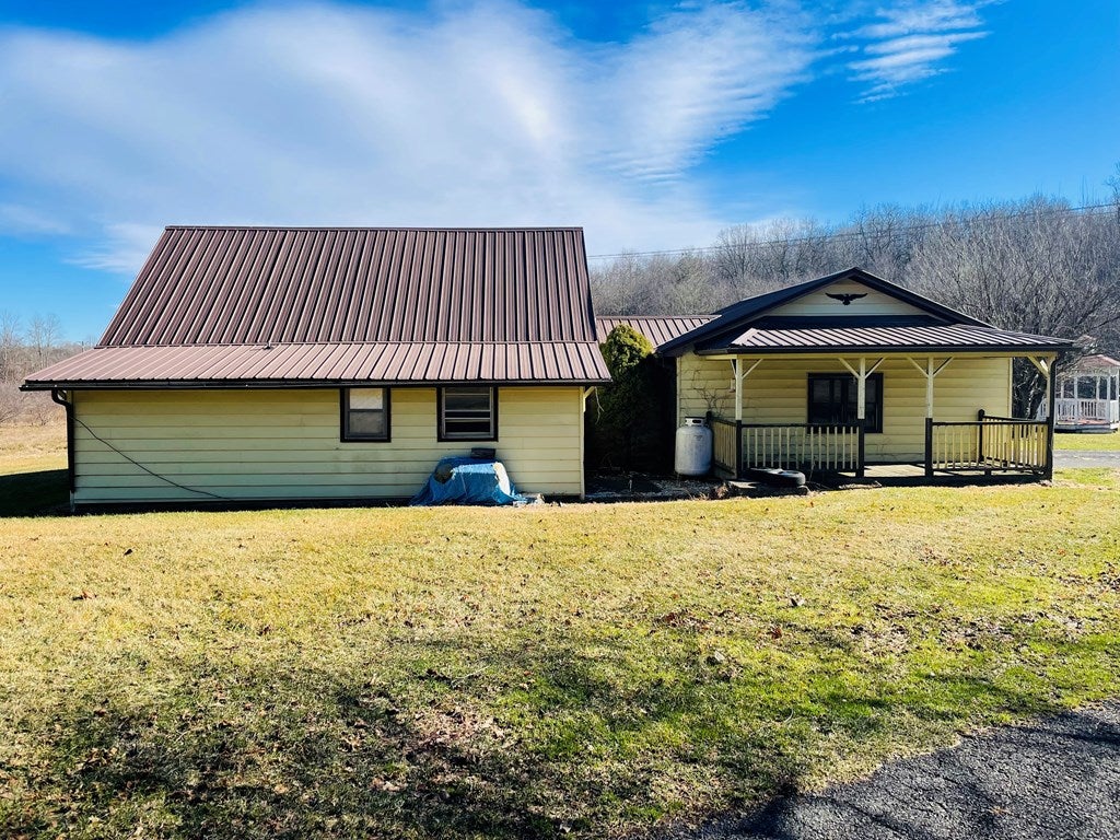 1251 Horton Road Fancy Gap, VA 24328 - Photo 12 of 28 Gallery Image 12
