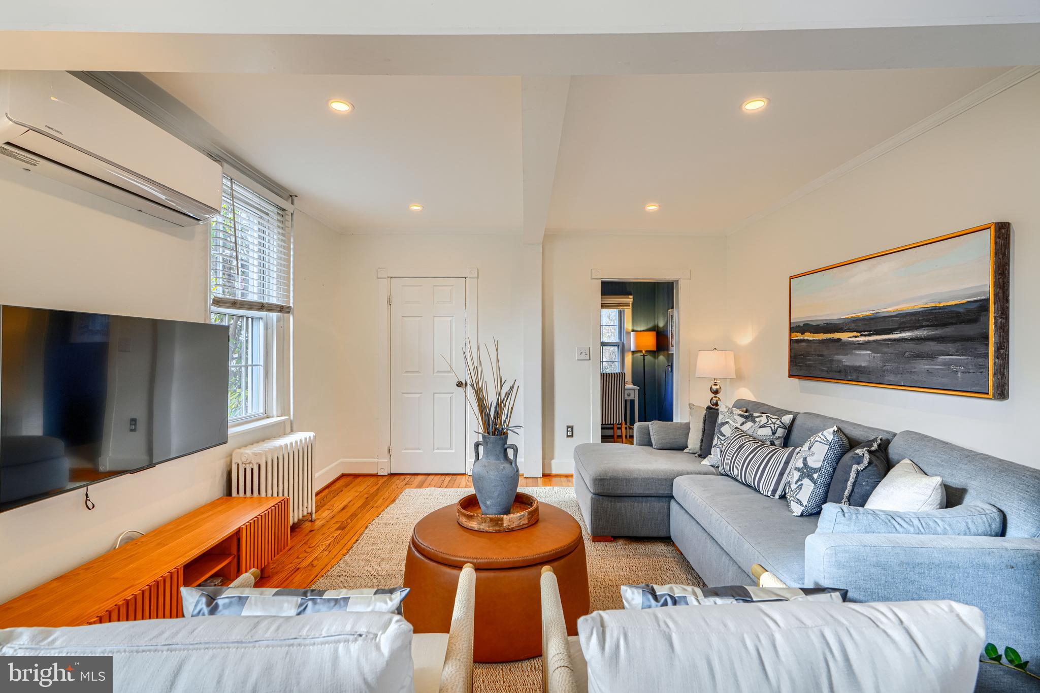 4511 Keswick Road Baltimore, MD 21210 - Photo 17 of 78 Living room with wood flooring