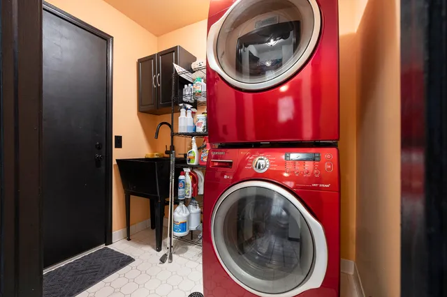 $449,900 | 408 Arlington Drive, Rochester Hills, MI 48307