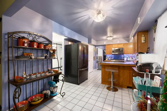 $449,900 | 408 Arlington Drive, Rochester Hills, MI 48307