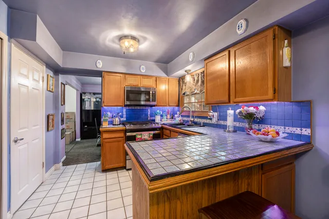 $449,900 | 408 Arlington Drive, Rochester Hills, MI 48307