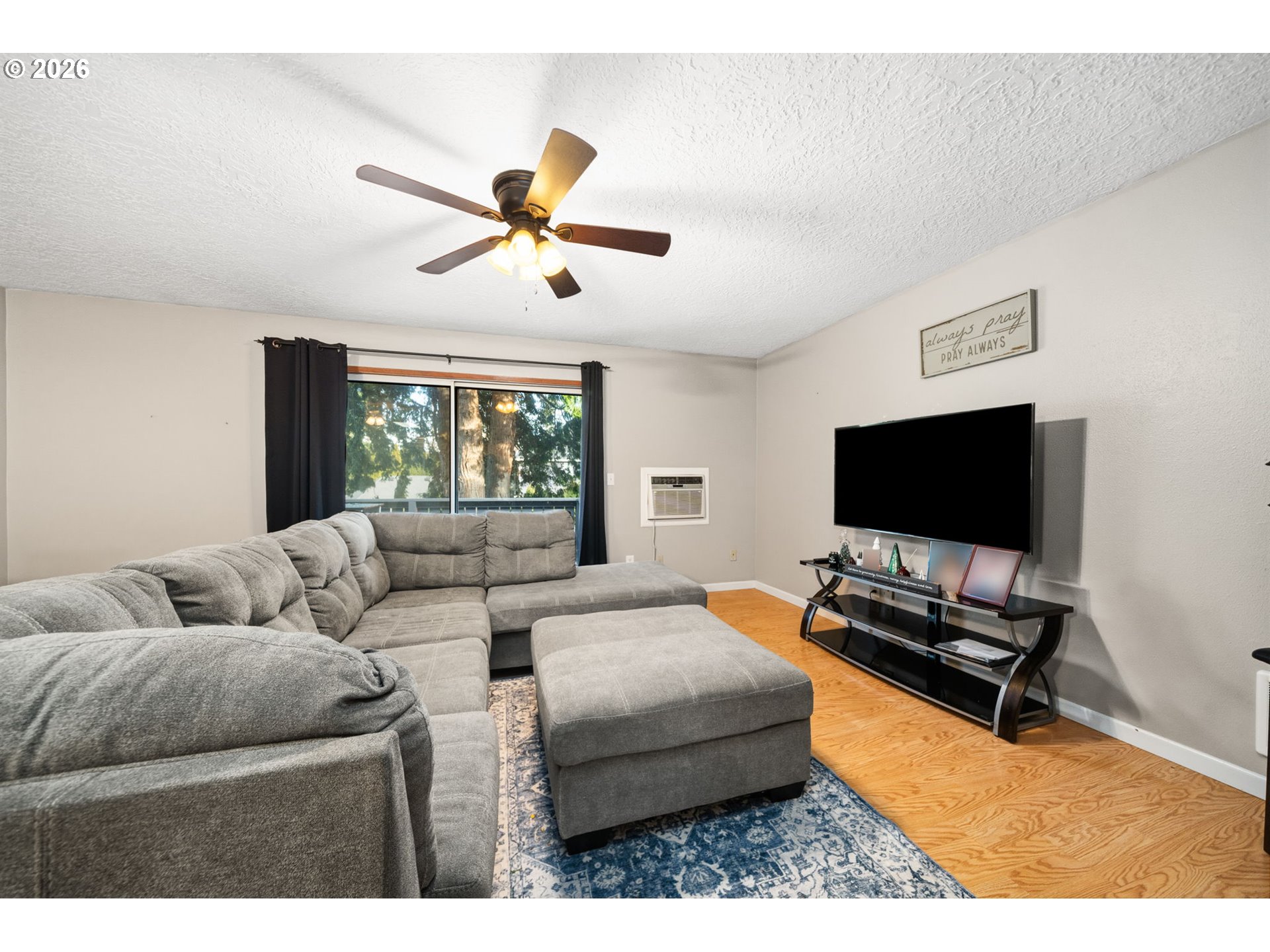 180 Northeast Kane Drive Gresham, OR 97030 - Photo 2 of 21