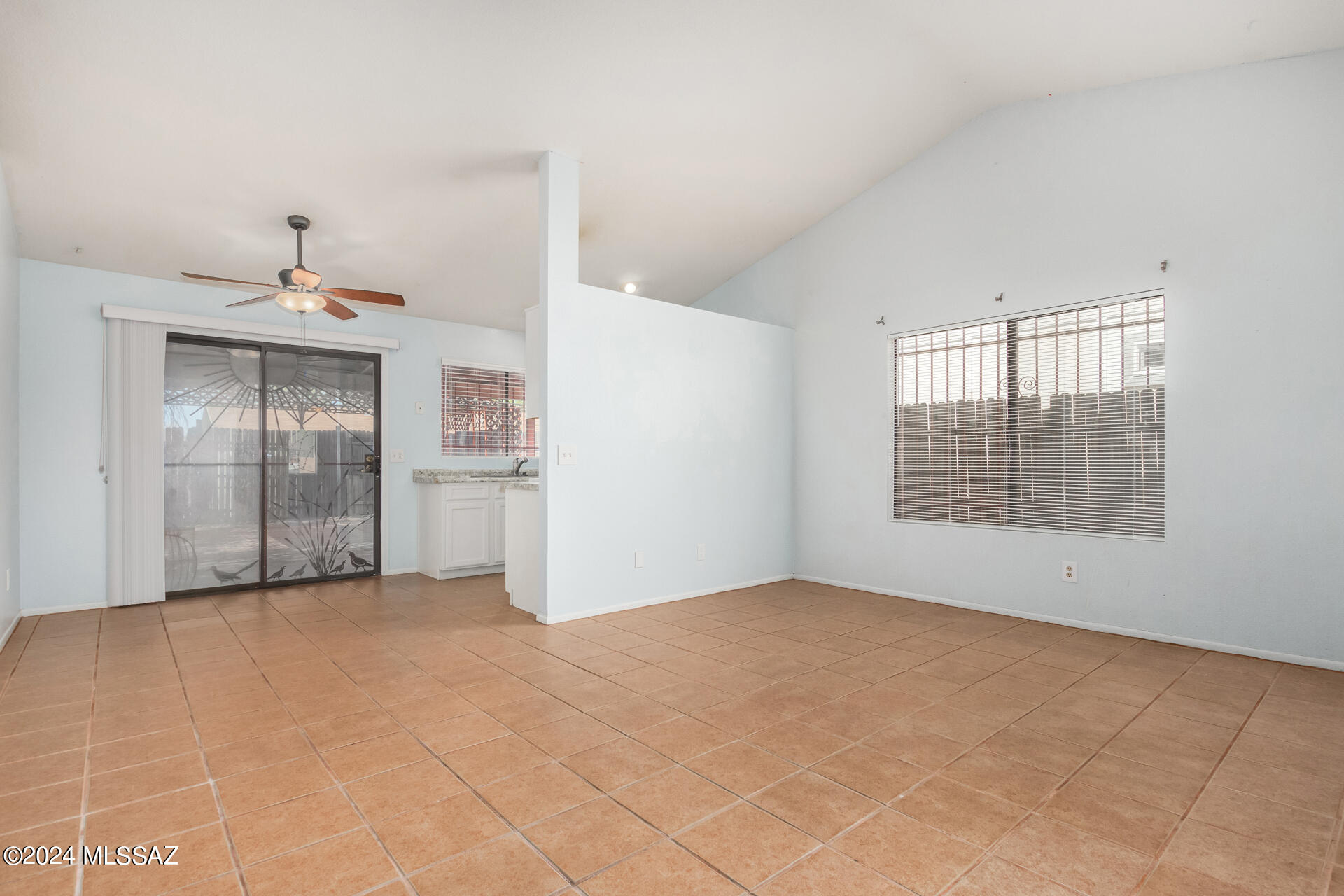 1672 Twin Ridge Road Tucson, AZ 85746 - Photo 4 of 24 Gallery Image 4