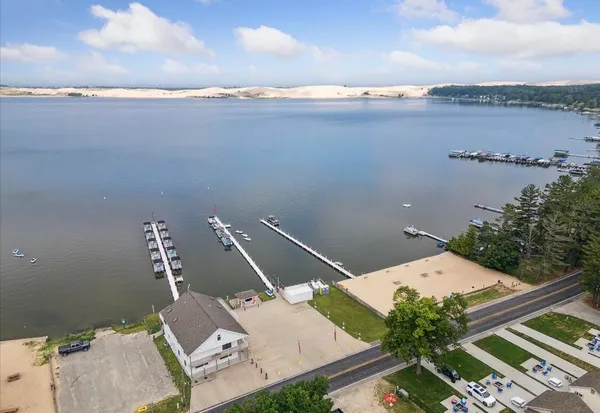 $162,500 | 8511 West Easy Street, Mears, MI 49436