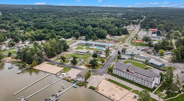 $162,500 | 8511 West Easy Street, Mears, MI 49436