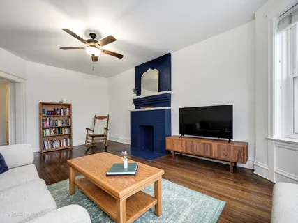 $499,000 | 920 West Windsor Avenue, Unit 2E, Chicago, IL 60640