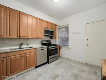 $499,000 | 920 West Windsor Avenue, Unit 2E, Chicago, IL 60640