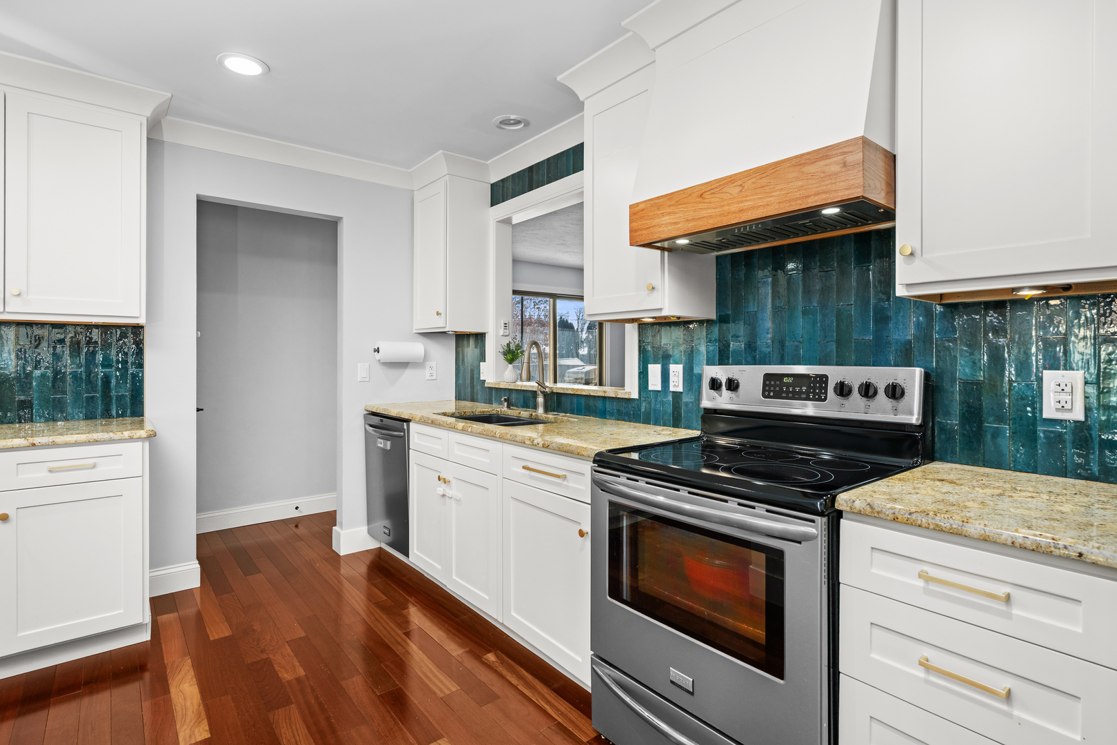 4074 4th Street East Moline, IL 61244 - Photo 14 of 38