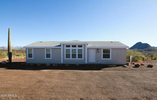 $2,050 | 47827 North 40th Avenue, New River, AZ 85087