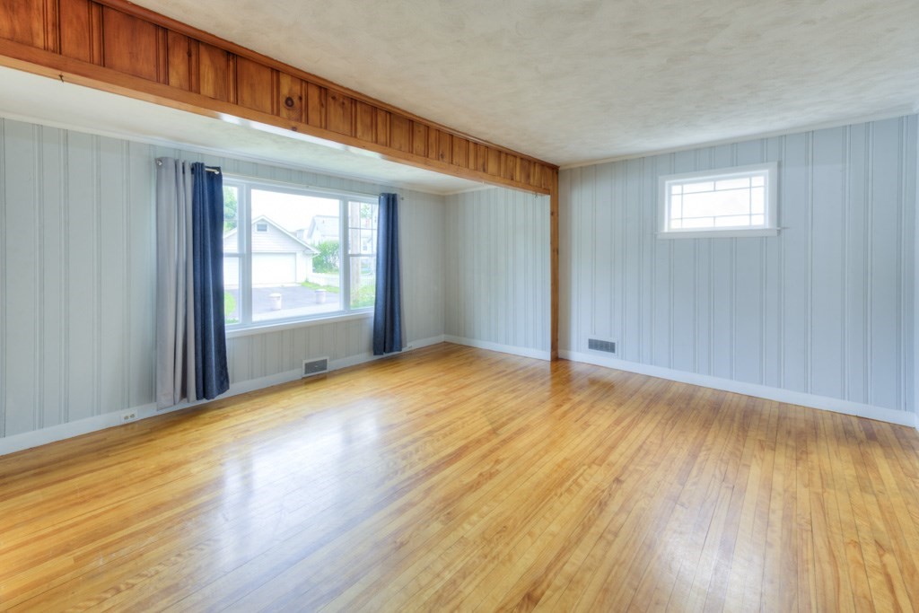62 Rolfe Avenue Shrewsbury, MA 01545 - Photo 6 of 35 Gallery Image 6