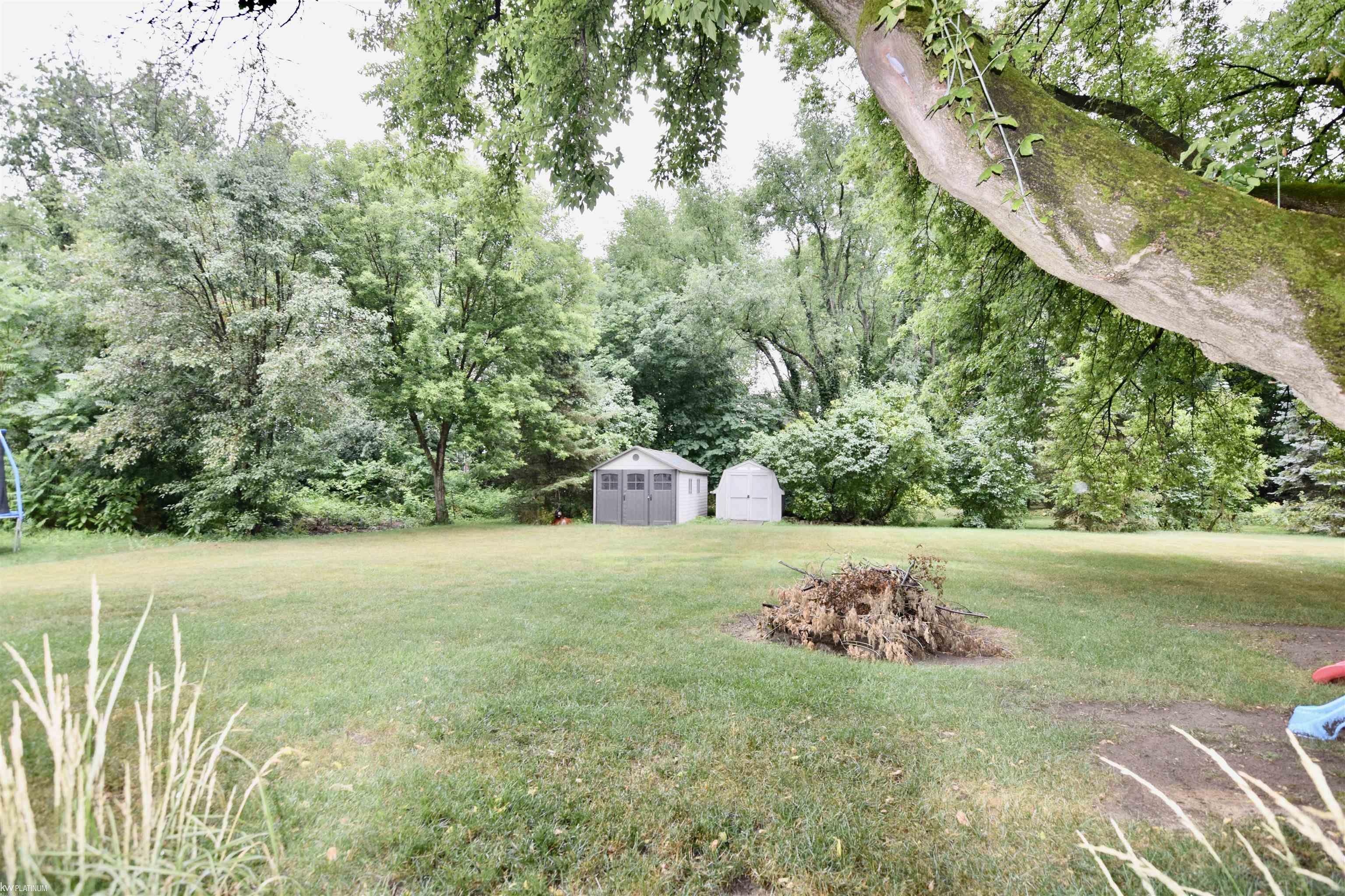 54714 Ridge Road New Baltimore, MI 48047 - Photo 22 of 24 50083874-38.JPG