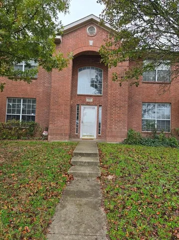 $2,300 | 436 Orchard Hill Drive, Cedar Hill, TX 75104