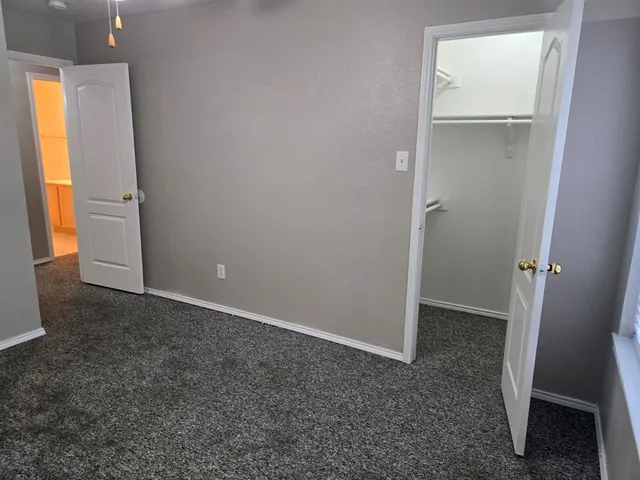 $2,300 | 436 Orchard Hill Drive, Cedar Hill, TX 75104