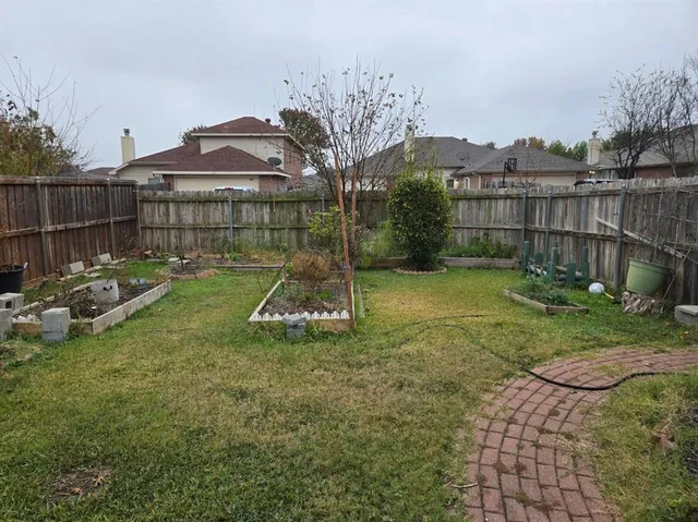 $2,300 | 436 Orchard Hill Drive, Cedar Hill, TX 75104