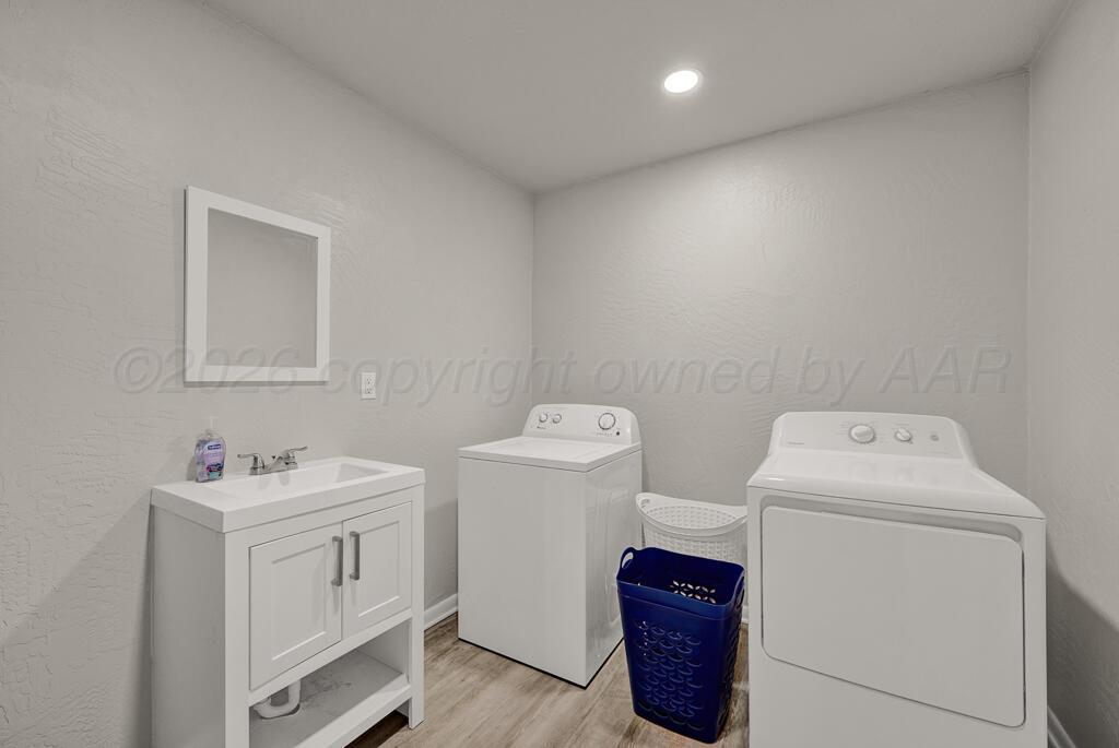 810 Charles Avenue Panhandle, TX 79068 - Photo 11 of 29 laundry room