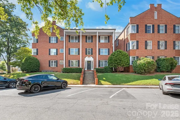 $1,950 | 920 Monticello Terrace, Unit 305, Charlotte, NC 28204