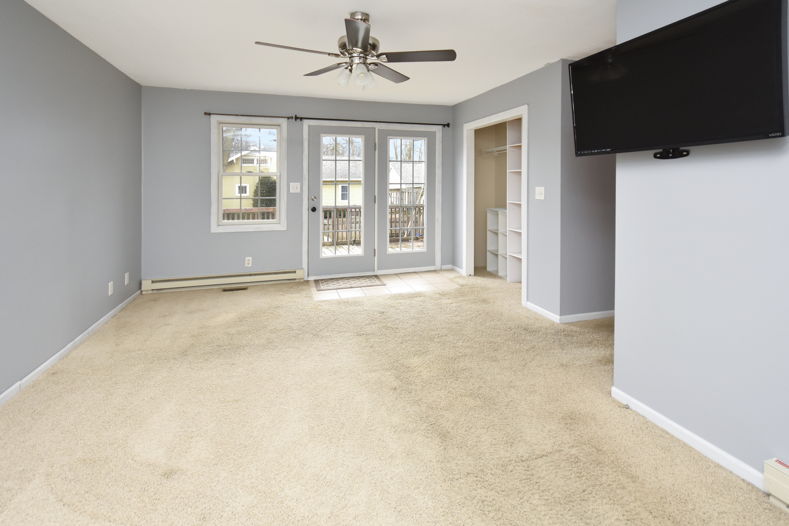 615 North Mulberry Street Clinton, IL 61727 - Photo 16 of 40 a view of an empty room with a window