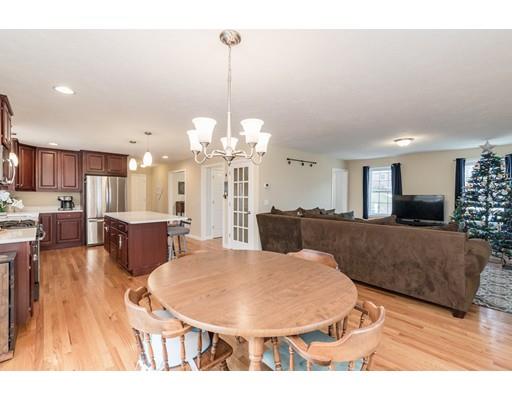 39 Peach Orchard Road Burlington, MA 01803 - Photo 4 of 26 Gallery Image 4