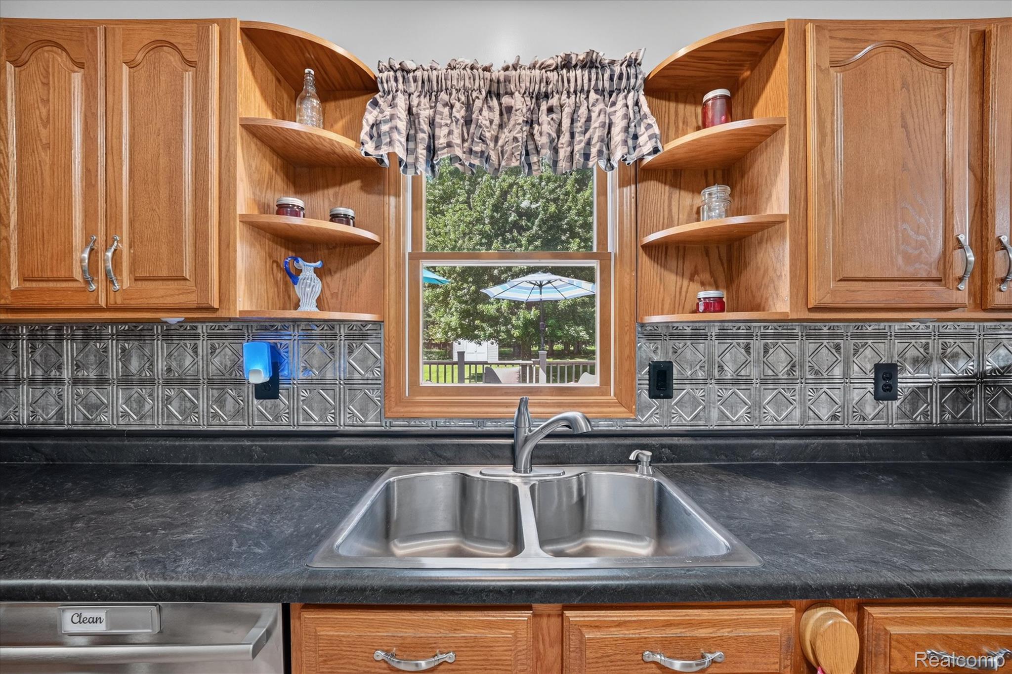 5766 West Newburg Road Carleton, MI 48117 - Photo 16 of 53 21-5766-W-Newburg-Rd-Carleton-WindowStill.jpg