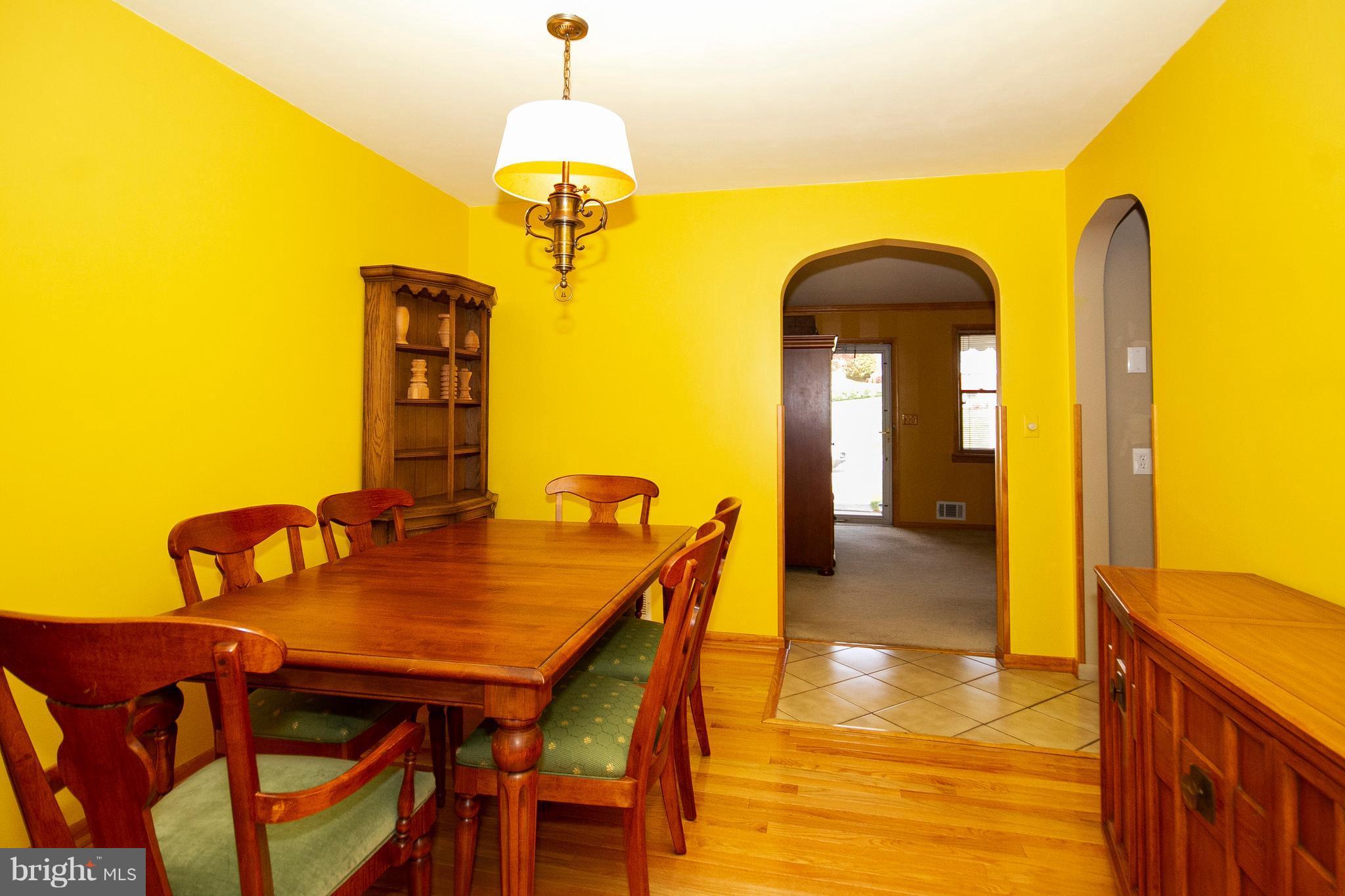8111 Sagramore Road Baltimore, MD 21237 - Photo 4 of 27 Dining Room