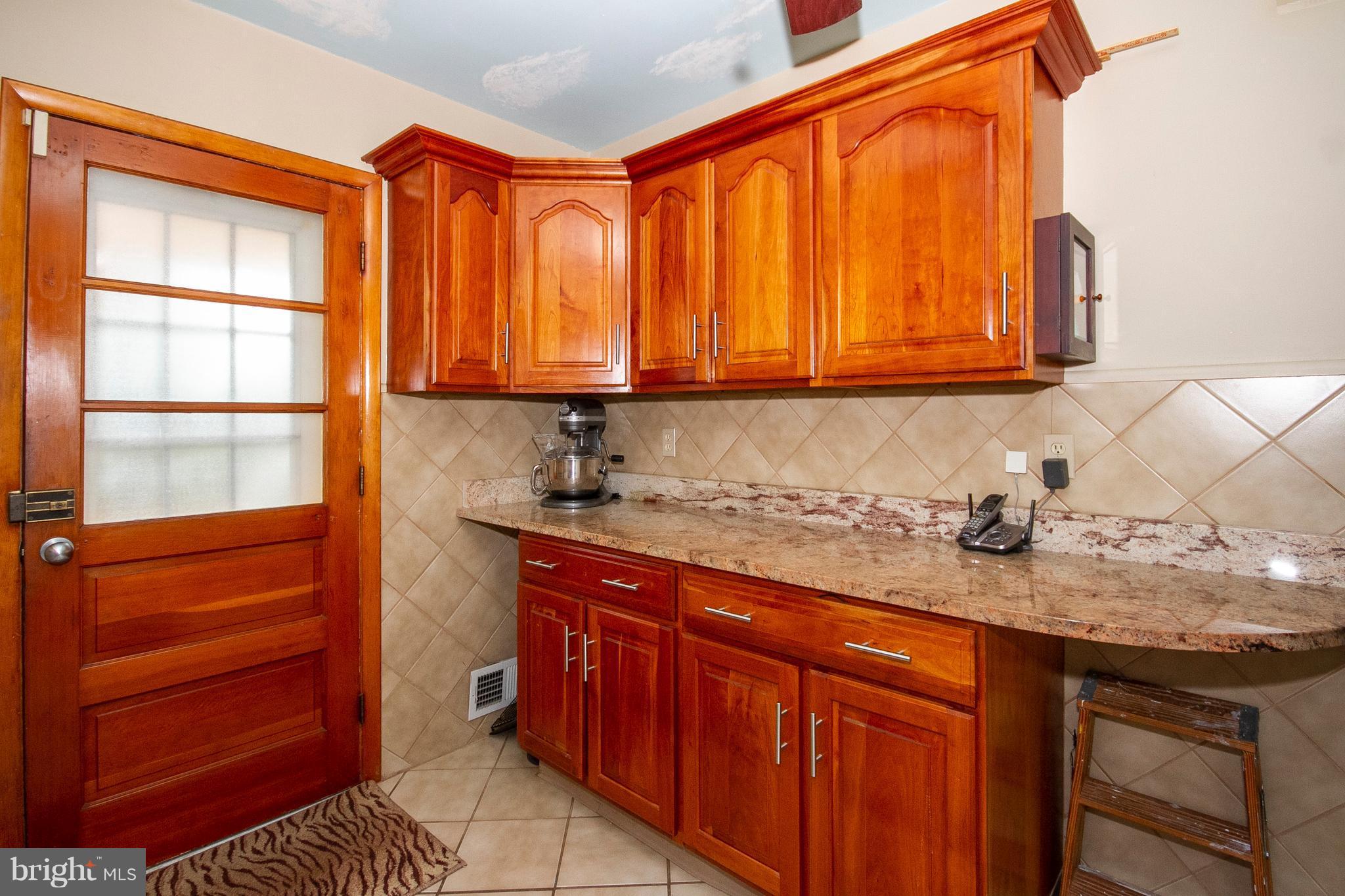 8111 Sagramore Road Baltimore, MD 21237 - Photo 5 of 27 Kitchen