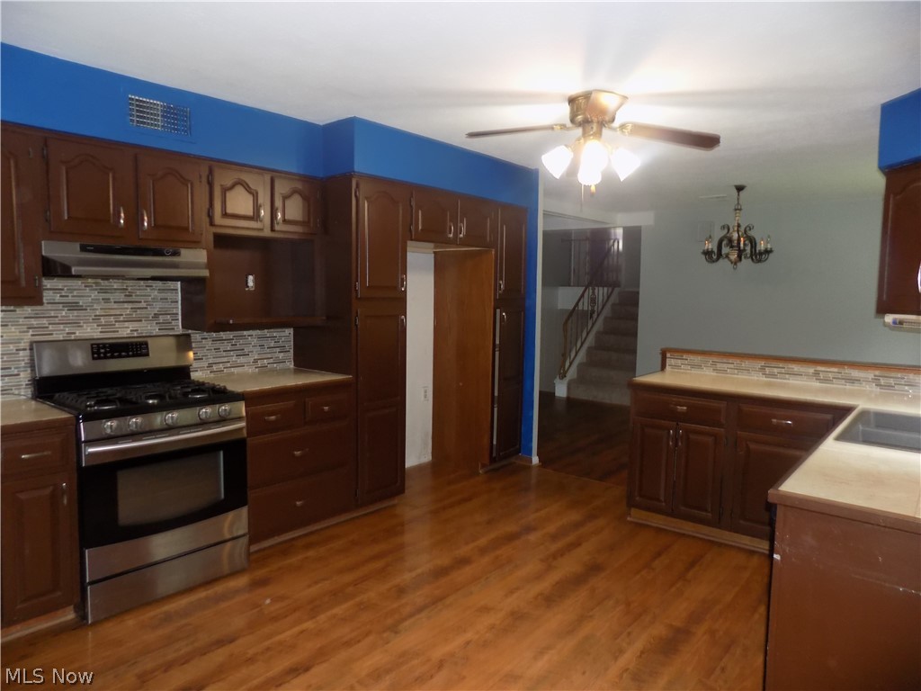 129 South Hametown Road Akron, OH 44321 - Photo 6 of 25 Kitchen