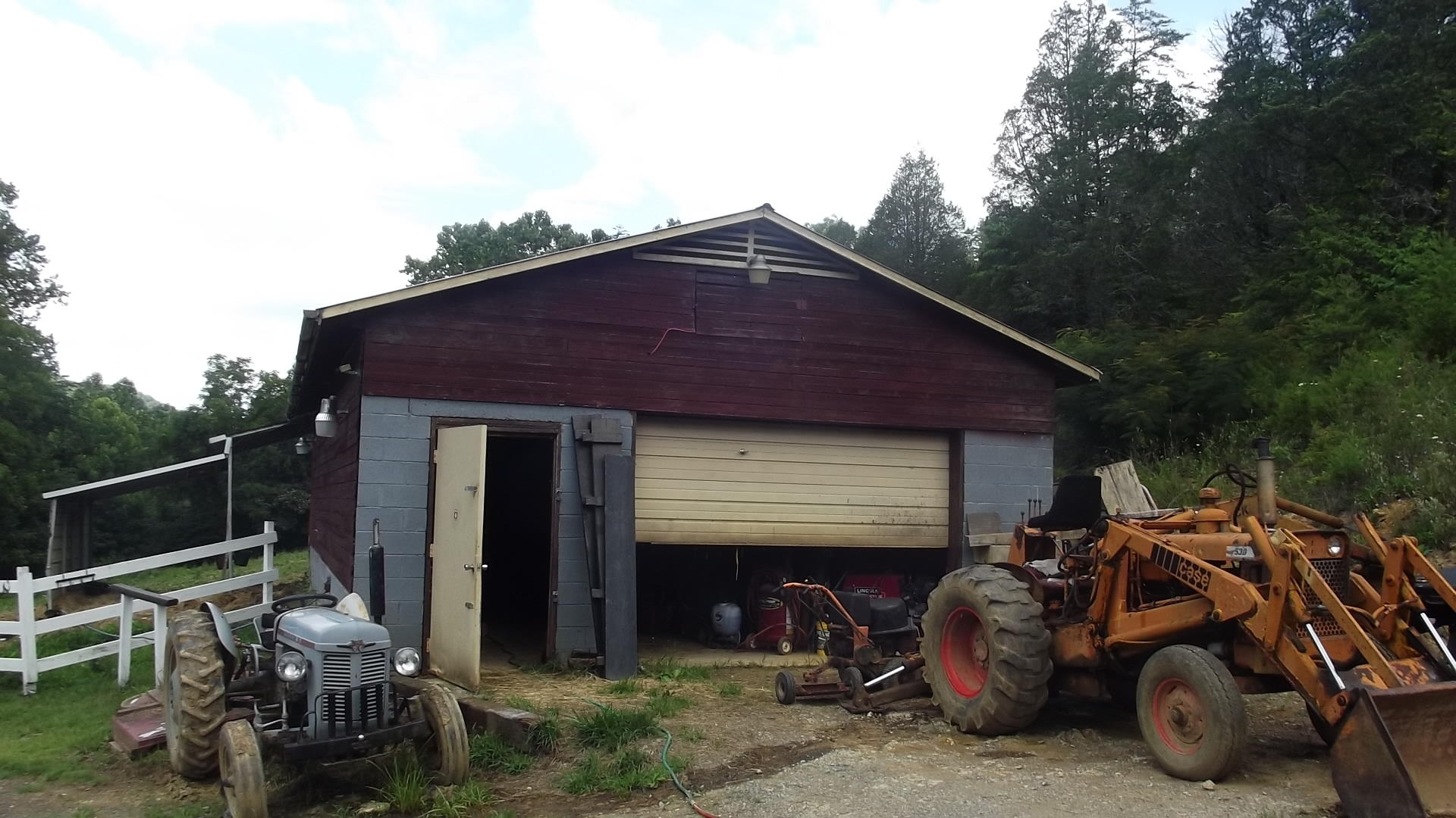 366 Shortt Road Bulls Gap, TN 37711 - Photo 21 of 30 garage