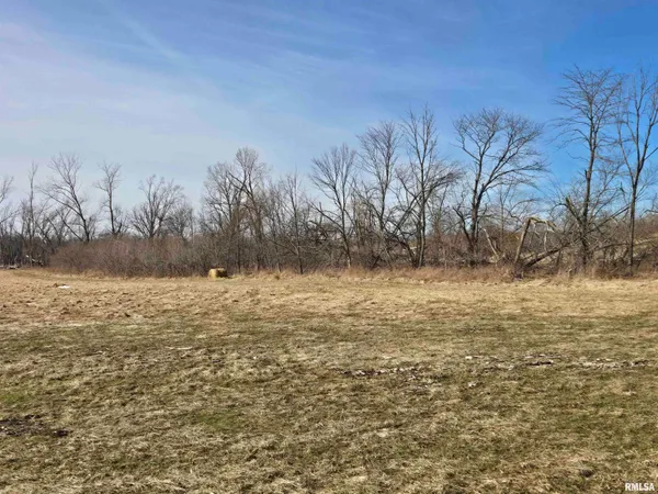 $724,500 | 2460 North County Road 2500 Road, La Harpe, IL 61450