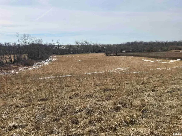 $724,500 | 2460 North County Road 2500 Road, La Harpe, IL 61450