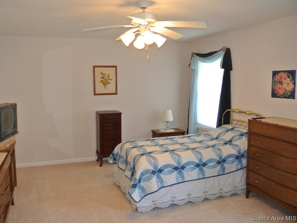 2811 Dryden Drive Springfield, IL 62711 - Photo 10 of 20