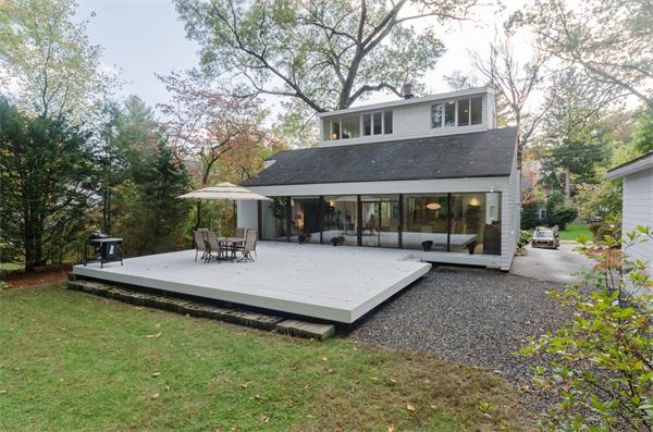 69 Moffat Road Newton, MA 02468 - Photo 3 of 24 Gallery Image 3