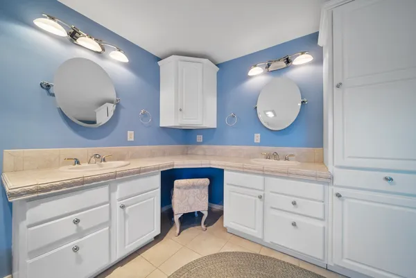 $1,125,000 | 2 Remington Court, Derry, NH 03038