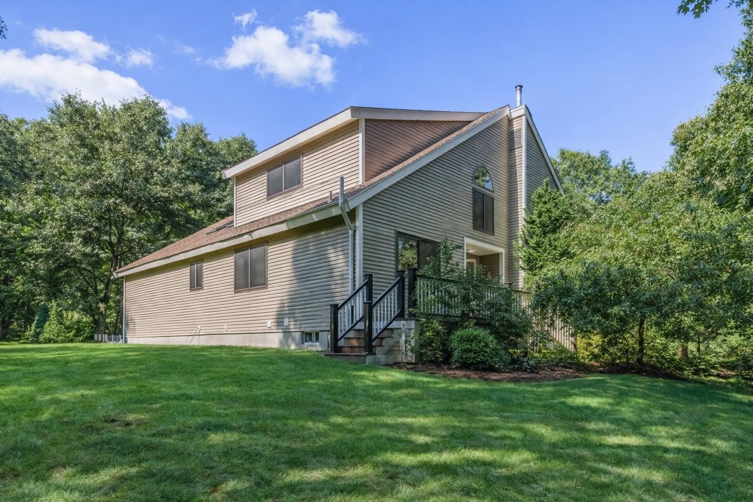 2 Remington Court Derry, NH 03038 - Photo 2 of 21