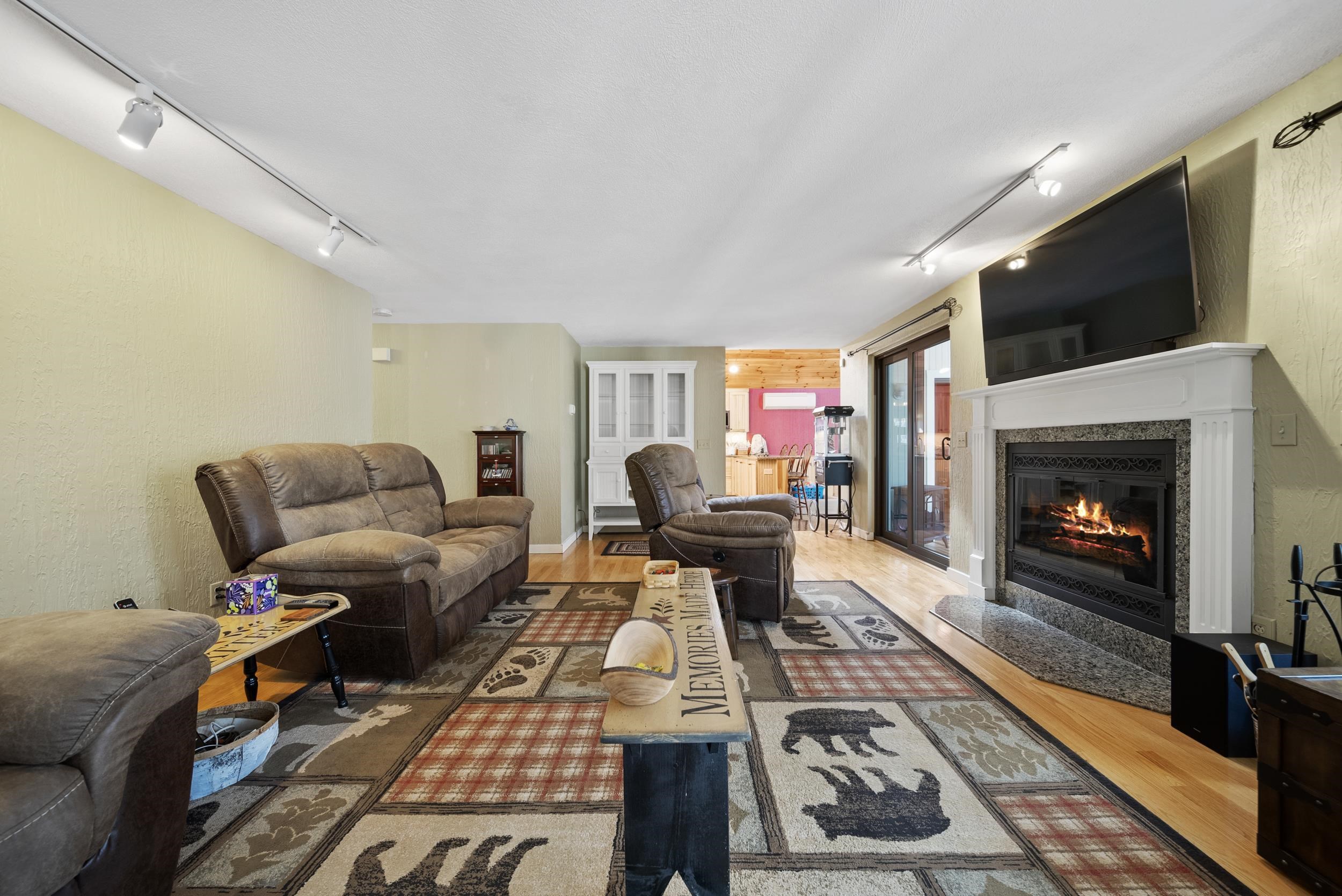 2 Remington Court Derry, NH 03038 - Photo 6 of 21