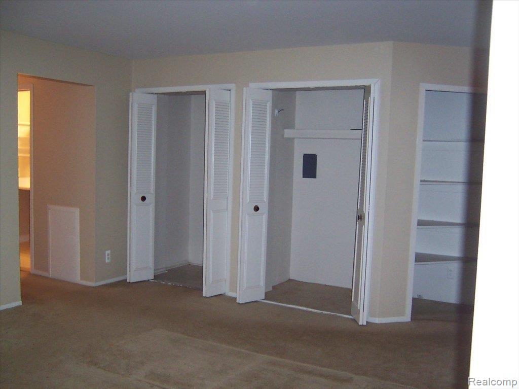 6103 Orchard Lake Road West Bloomfield, MI 48322 - Photo 12 of 13 Orchard Nov 09 031