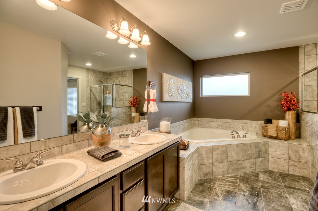 16907 1st Avenue West, Unit 17 Bothell, WA 98012 - Photo 9 of 17 Gallery Image 9
