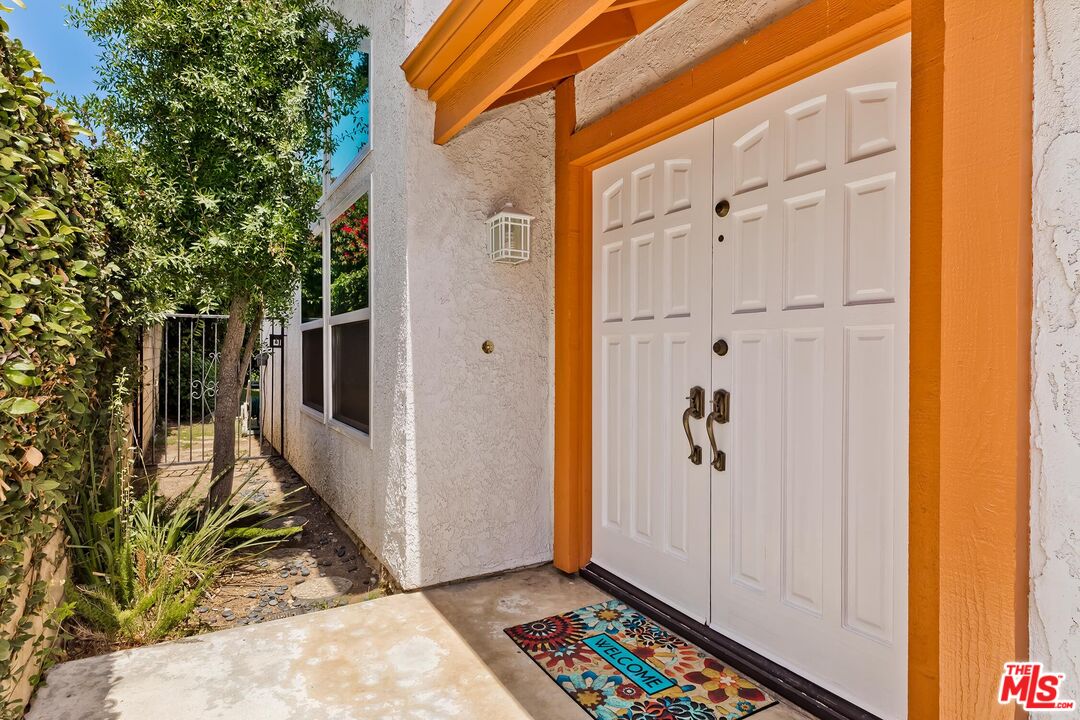 7557 West 82nd Street Playa del Rey, CA 90293 - Photo 4 of 35 a view of front door of house