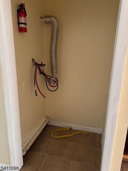 337 Bond Street Elizabeth Port, NJ 07206 - Photo 6 of 9