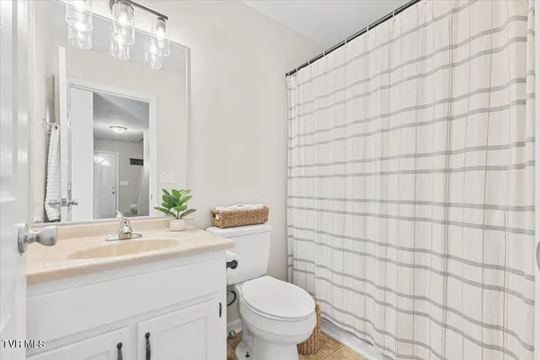 $215,000 | 400 Hallbrook Drive, Unit 17, Gray, TN 37615