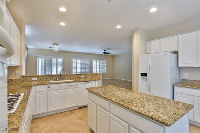 $2,400 | 2264 Laurel Heights Lane, Henderson, NV 89052