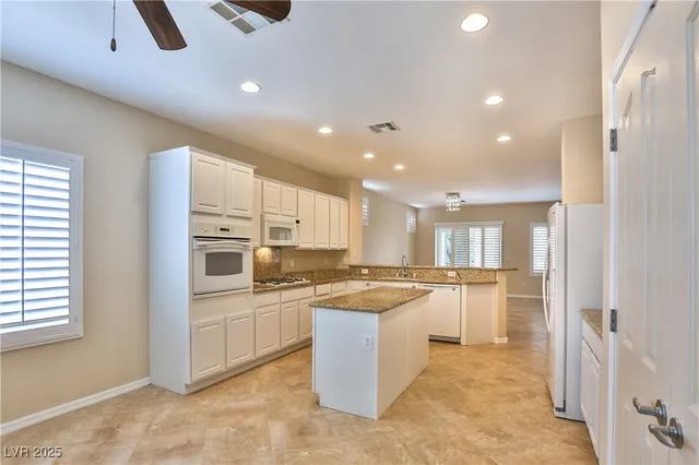 $2,400 | 2264 Laurel Heights Lane, Henderson, NV 89052