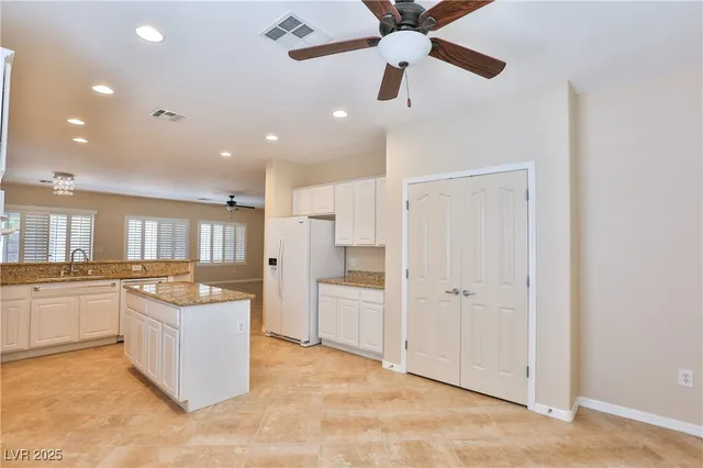 $2,400 | 2264 Laurel Heights Lane, Henderson, NV 89052